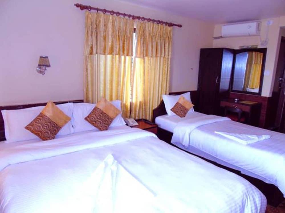 Hotel Trip Pokhara Exterior photo